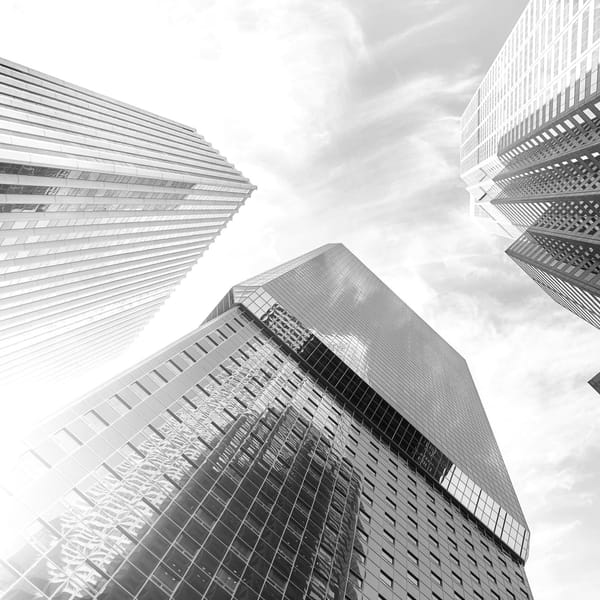 National Office Loan Defaults, Foreclosures, and Receiverships: The 2025 Impact on Tenants